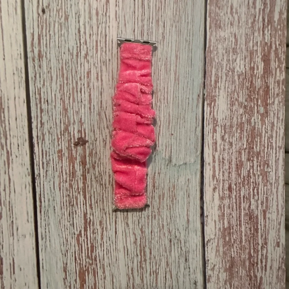 Elegant Pink Smartwatch Scrunchie Band